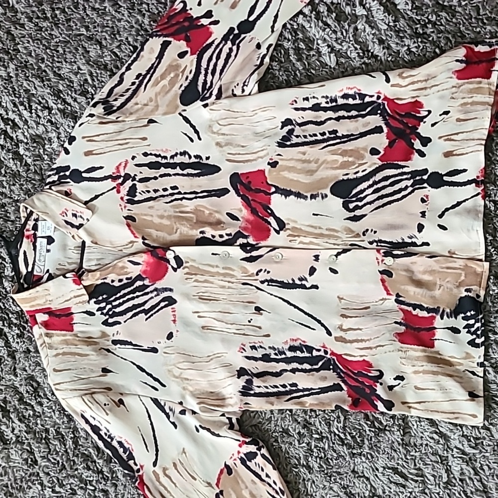 Dressbarn woman's button up shirt size 2X. - Picture 6 of 8